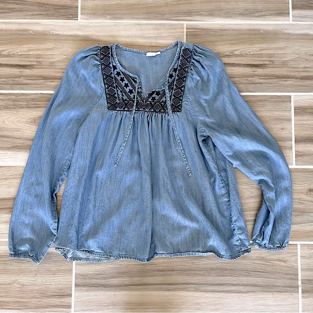 Gap | Chambray embroidered peasant blouse | Women’s Small